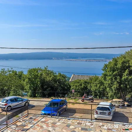 Apartment Roza *