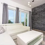 Apartment Roza *