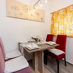 Roza Apartment *