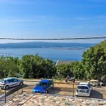 Apartment Roza *